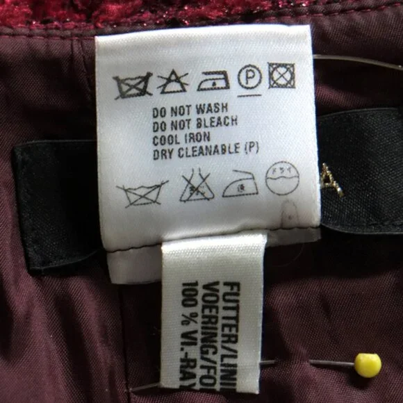 Escada red chenille and metallic skirt - Picture 10 of 11